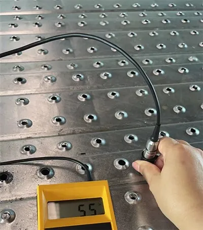 Pozinkovaná ocelová prkna